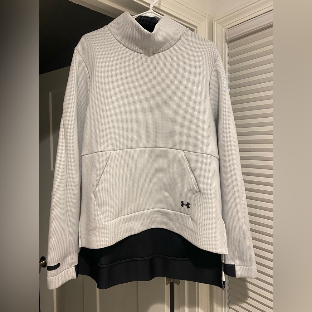 NWOT-Under armor Loose Coupe Lache size XL